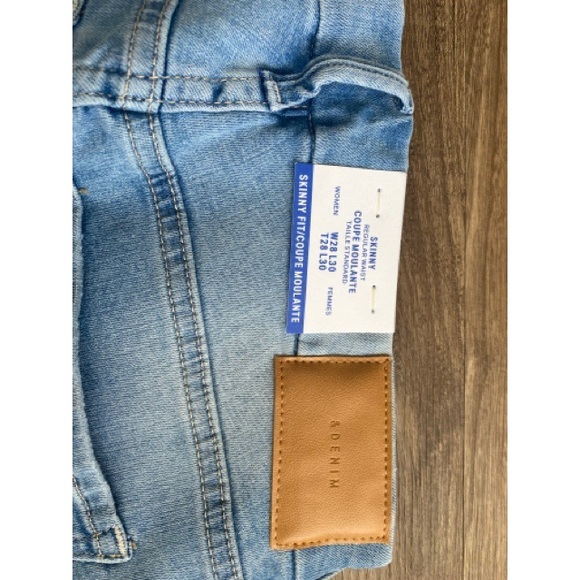 NWT H&M shaping skinny jeans - Picture 3 of 5